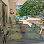 Contemporary With Pool In Cereste-en-luberon *
