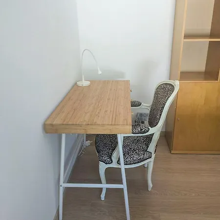 Contemporary With Pool In Cereste-en-luberon Hébergement de vacances *