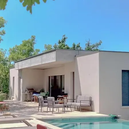 Contemporary With Pool In Cereste-en-luberon Céreste