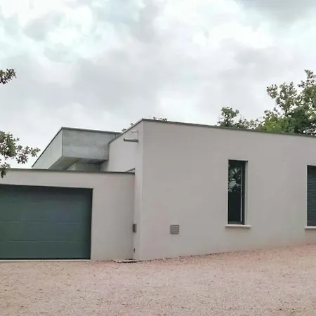 Contemporary With Pool In Cereste-en-luberon *