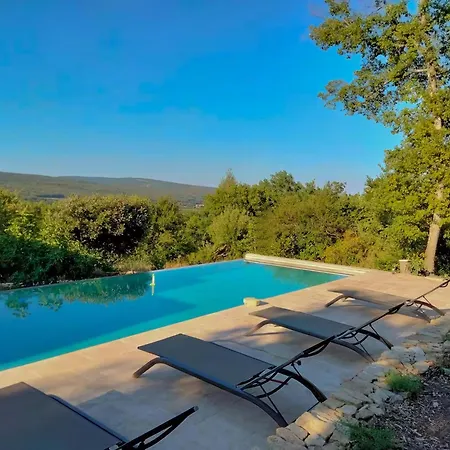 Contemporary With Pool In Cereste-en-luberon Hébergement de vacances Céreste