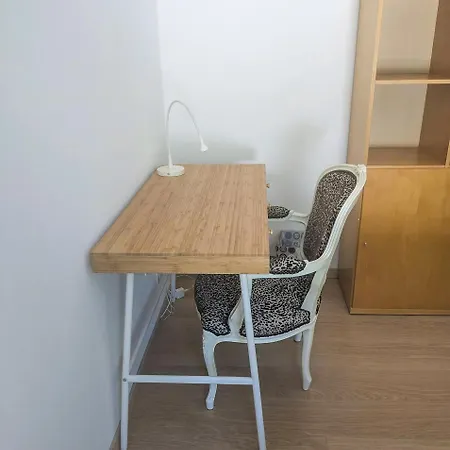 Contemporary With Pool In Cereste-en-luberon Hébergement de vacances Céreste