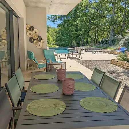 Contemporary With Pool In Cereste-en-luberon *