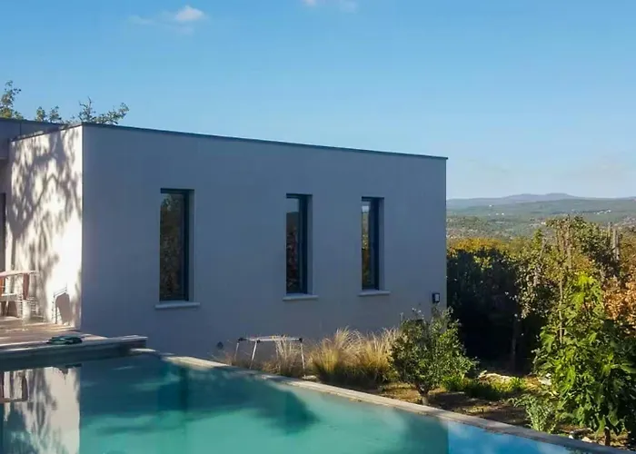 Contemporary With Pool In Cereste-en-luberon